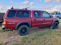 Parting out WRECKING: 2001 Toyota Tacoma