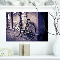 Design Art 'Classic Vintage City Bicycle' Photographic Print on Wrapped Canvas