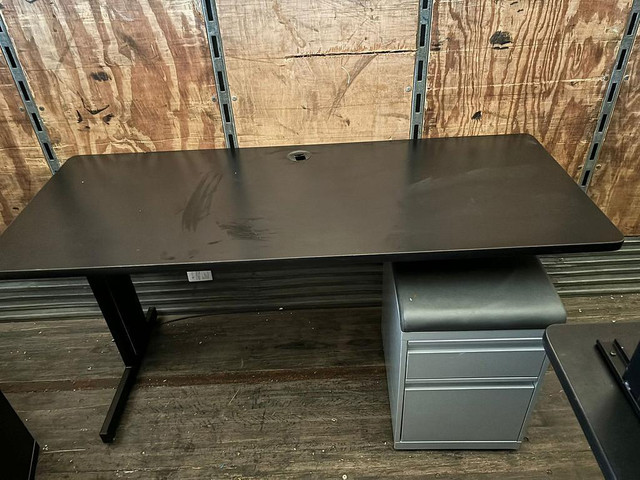 Straight Desk with Mobile Pedestal in Excellent Condition-Call us now! in Desks in Toronto (GTA) - Image 2
