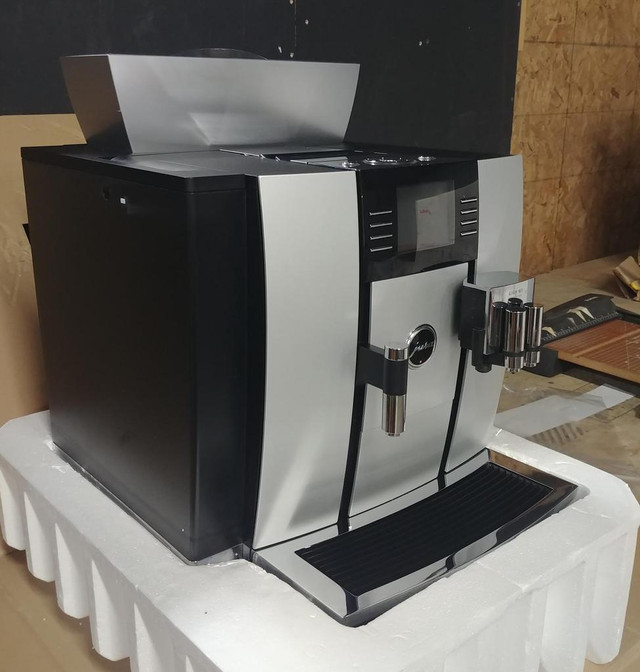 Jura Giga W3 Professional Coffee Machine 15089 in Coffee Makers in Toronto (GTA) - Image 3