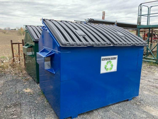 Bac a ordure et recyclage NEUF 2 a 10 verges chargement avant et arrière in Storage Containers in Québec