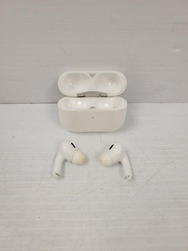 (53065-1) Apple A2700 AirPods-2nd Gen in Headphones in Alberta