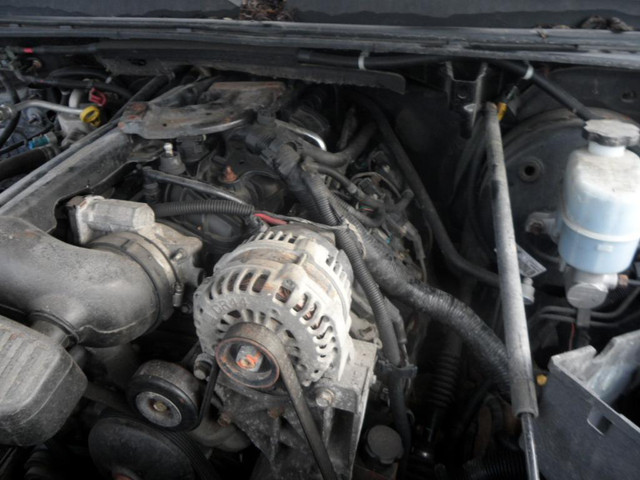 2007 - 2008 Chevrolet Avalange 5.3L Silverado Yukon Sierra 4X4 Automatique Engine Moteur 203215KM in Engine & Engine Parts in Québec - Image 2