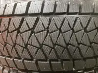(ZH536) 1 Pneu Hiver - 1 Winter Tire 215-70-16 Bridgestone 12/32 - PRESQUE NEUF / ALMOST NEW