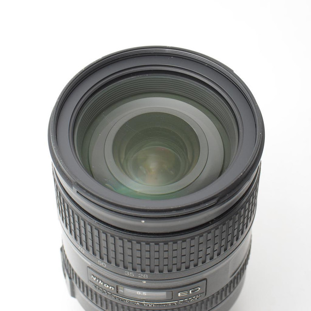 Nikon 28-300mm f3.5-5.6 VR (ID - 2031) in Cameras & Camcorders - Image 2