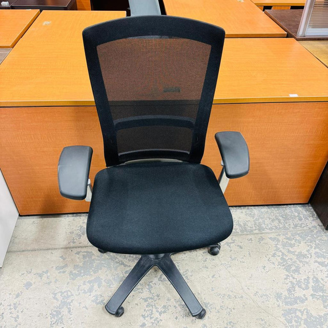 Knoll Life Task Chair-Excellent Condition-Call us now! in Chairs & Recliners in Toronto (GTA)