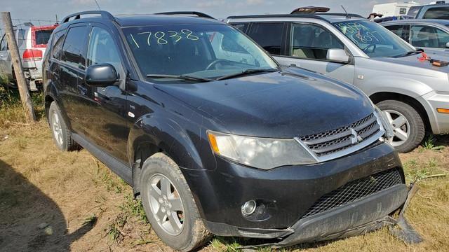 Parting out WRECKING: 2009 Mitsubishi Outlander in Other Parts & Accessories