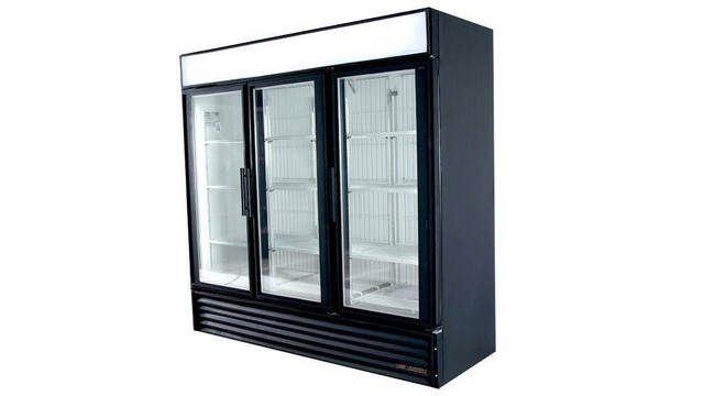 Remanufactured True GDM-72 Three Glass Door Commercial Cooler Refrigerator in Industrial Kitchen Supplies - Image 4