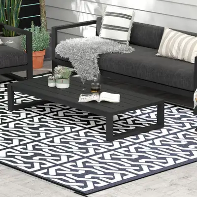 Outdoor Rug 107.9" L x 143.7" x 0.1" Black and White Chain