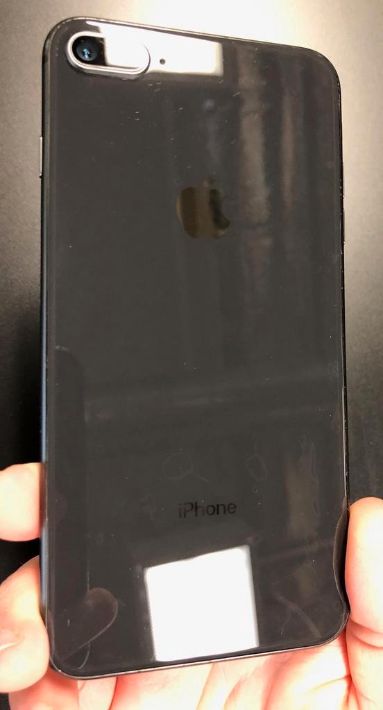 iPhone 8 Plus 128 GB Unlocked -- Our phones come to you :) in Cell Phones in Hamilton - Image 4