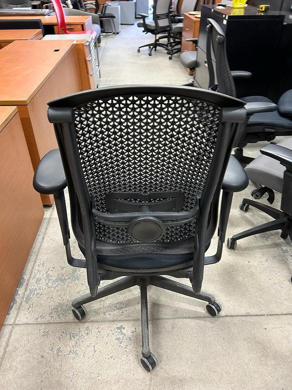 Herman Miller Celle Chair in Excellent Condition-Call us now! in Chairs & Recliners in Toronto (GTA) - Image 2