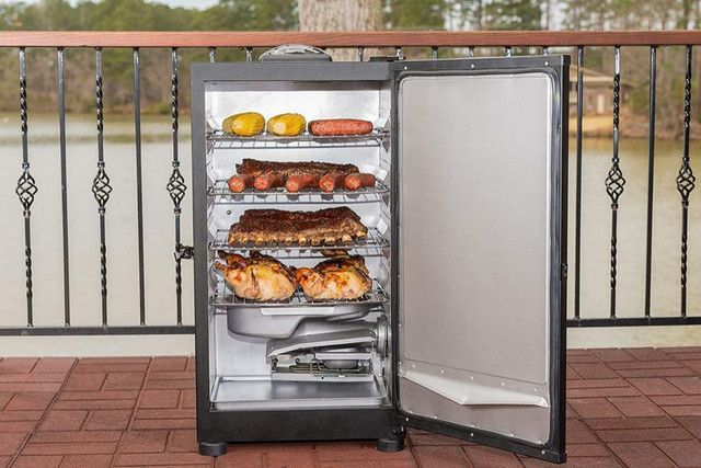 HUGE Discout Today! Masterbuilt MB20071117 Digital Electric Smoker | FAST, FREE Delivery to Your Door in BBQs & Outdoor Cooking - Image 4