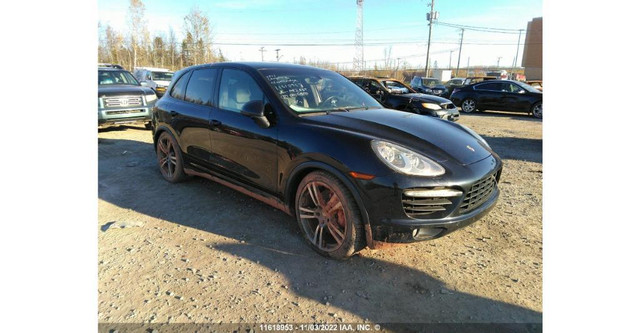 PORSCHE CAYENNE (2011/2018 FOR PARTS PARTS ONLY in Auto Body Parts - Image 2