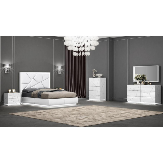 White Modern Hydraulic Bedroom Set on Sale !! in Beds & Mattresses in Mississauga / Peel Region