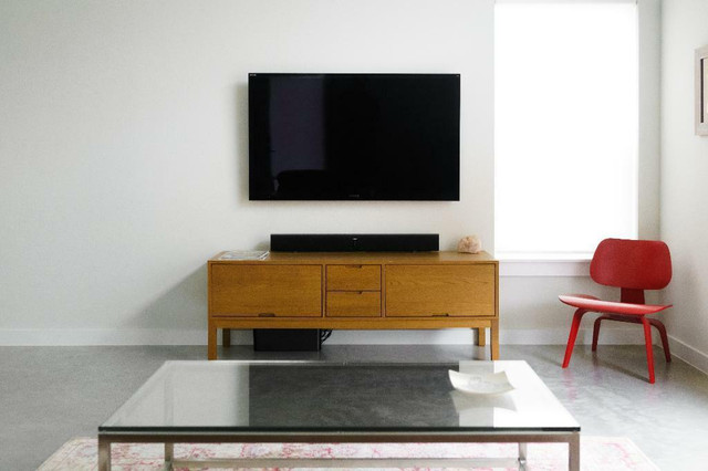 Selling TV Wall Mounts and provide Professional TV Wall Mount Installations! in TVs in Guelph - Image 2
