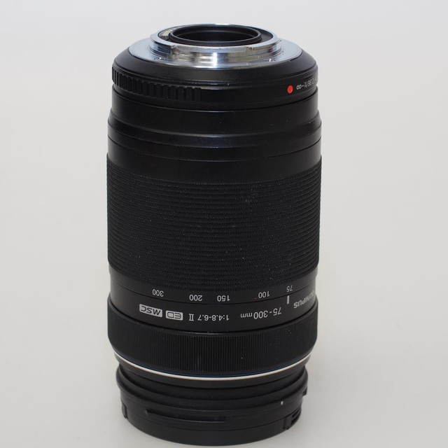 Olympus 75-300mm f/4.8-6.7 (USED ID:1760) in Cameras & Camcorders - Image 4