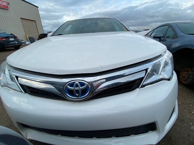 2013 Toyota Camry Hybrid 4dr Sdn LE: ONLY FOR PARTS in Auto Body Parts - Image 4