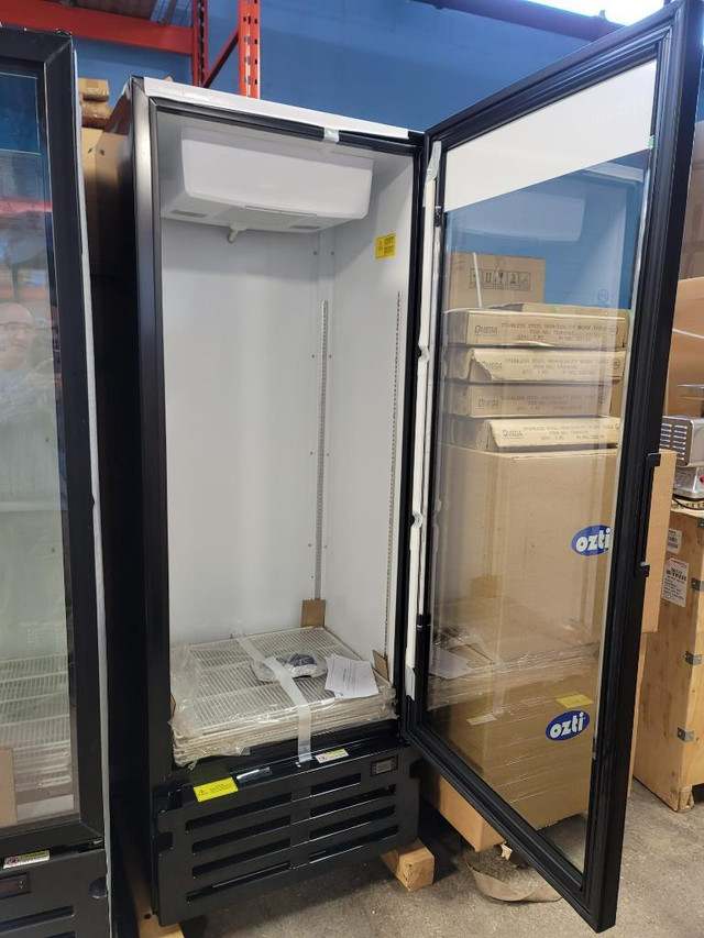 Pro-Kold Single Door 30 Wide Display Refrigerator in Other Business & Industrial - Image 3