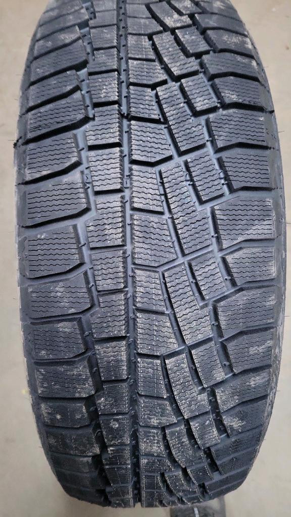 4 pneus dhiver neufs P235/65R17 104T Cooper Discoverer True North in Tires & Rims in Québec City