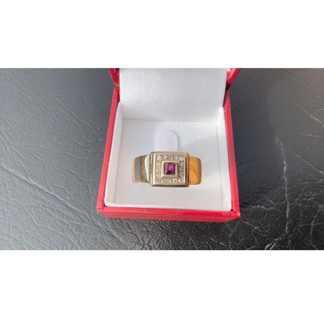 #465 - 10k Yellow Gold, Custom Ruby & Diamond Band, Size 9 3/4 in Jewellery & Watches - Image 4