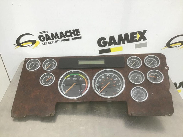 (INSTRUMENT CLUSTER / TABLEAU INDICATEUR)  FREIGHTLINER CENTURY C120 -Stock Number: H-6857 in Auto Body Parts in Ontario