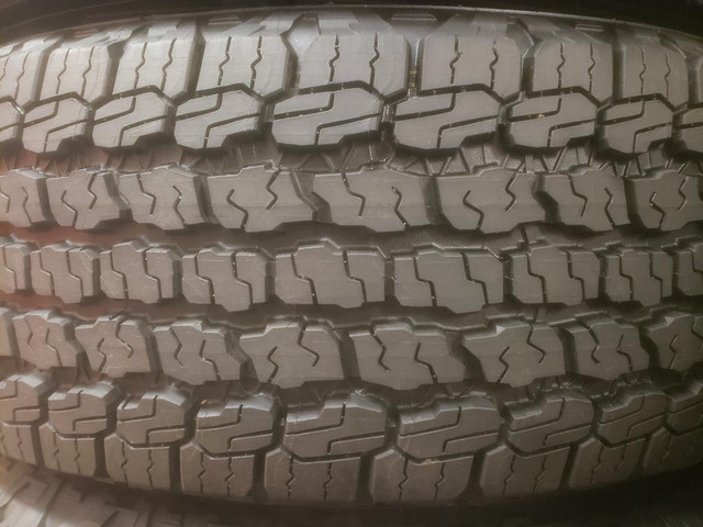 (Z445) 5 Pneus Ete - 5 Summer Tires 245-75-17 Goodyear 10-11/32 - COMME NEUF / LIKE NEW in Tires & Rims in Greater Montréal - Image 3