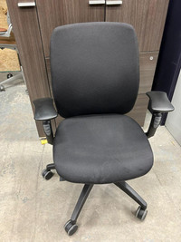 Teknion Amicus Chair in Excellent Condition-Call us now!