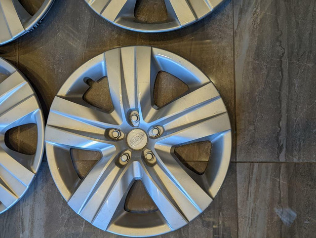 BRAND NEW   SUBARU OUTBACK   FACTORY OEM 17 INCH WHEEL COVER SET OF     FOUR. NEVER USED in Tires & Rims in Ontario - Image 2