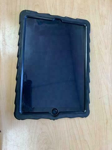 Apple iPad Air 2 , Generation 6 / Gen 5   9.7 screen 32GB - WiFi (2014 - A1566)  warranty with bumper case in iPads & Tablets in City of Toronto - Image 4