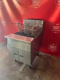 $16k Pitco SGM24-SSTC MegaFry Natural Gas fish donut 140-lb fryer for only $3995! Can ship anywre