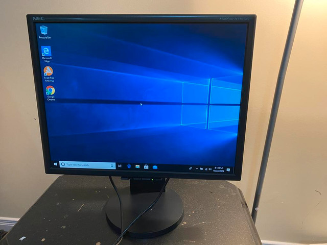 Used 21 NEC MultiSync  LCD computer monitor with 4:3 Aspect Ratio  for sale in Monitors in Ontario