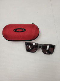 (49430-1) Oakley Holbrook Sunglasses