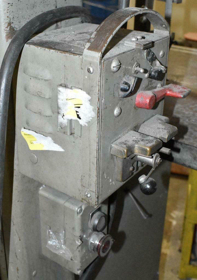 Saw DoAll  Vertical Band, 16 throat x 12 height, 220 volt 3 ph, c/w blade welder in Other Business & Industrial - Image 3