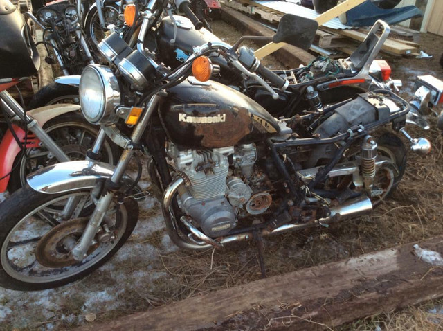 Parting Out Rare 1983 Kawasaki KZ750 Twin Belt Drive in Motorcycle Parts & Accessories in Ontario
