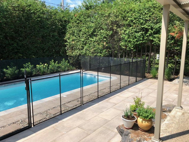SECURE+, removable pool safety fence for your child in Decks & Fences in West Island - Image 4