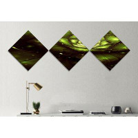 East Urban Home 'Green Flower with Sun Rays' Graphic Art Print Multi-Piece Image on Canvas