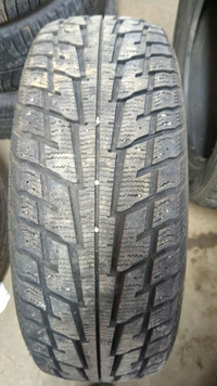 4 pneus d'hiver P215/60R17 100T Federal Himalaya SUV 33.0% d'usure, mesure 8-8-8-8/32