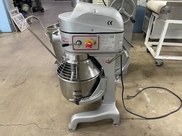 Axis 20 Qt Planetary Mixer in Industrial Kitchen Supplies - Image 3