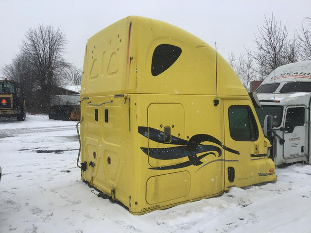 (CABS / CABINE COMPLETE) undefined FREIGHTLINER CASCADIA  -Stock Number: PI-22029-8-122316 in Auto Body Parts in Ontario - Image 2