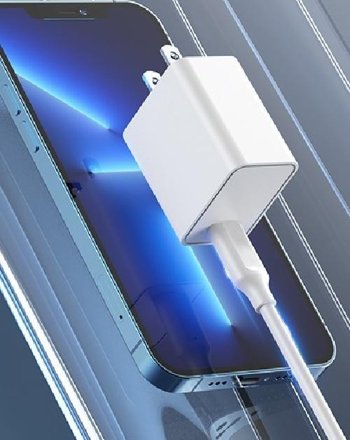 20W USB-C Fast Charging Wall Power Adapter - White in Cell Phone Accessories - Image 3
