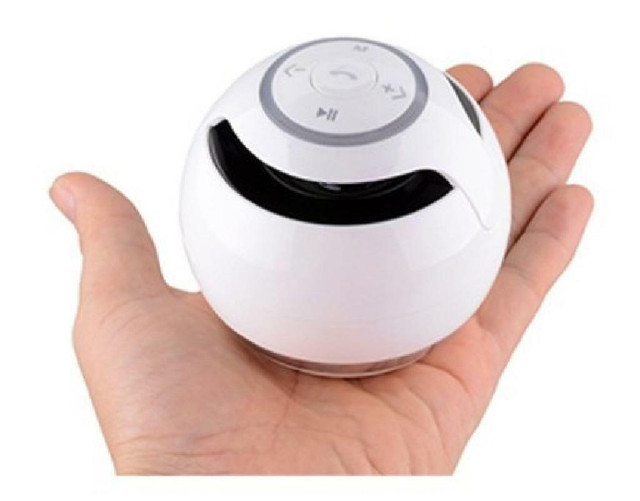 Portable Mini Bluetooth Speaker - Ball Shaped S-BASS Wireless Bluetooth LED Light Stereo Speaker With Mic & FM Radio - W in General Electronics in Québec - Image 3