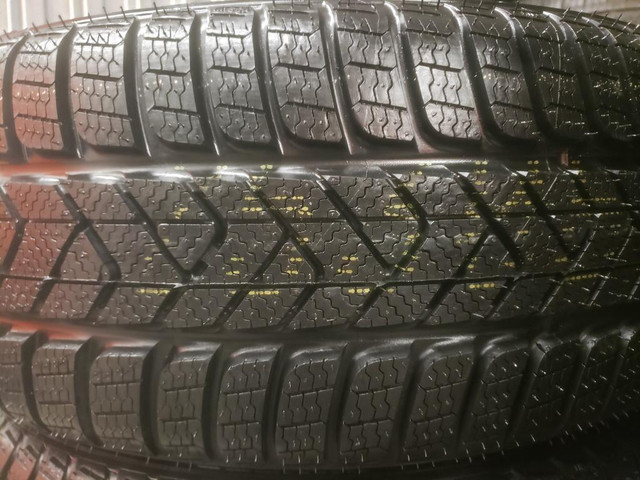 4 Pneus Hiver - 4 Winter Tires 225-40-19 Pirelli Run Flat ( NEUF - NEW ) in Tires & Rims in Greater Montréal - Image 2