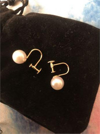 14K (585) Gold 7-8mm Round White Pearl Non-Pierced Earrings Made In Canada
