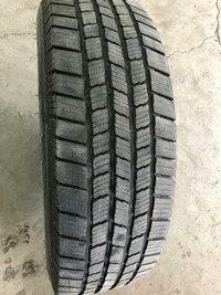1 pneu d'été LT225/75R16 112R Michelin Defender LTX 55.5% d'usure, mesure 6/32