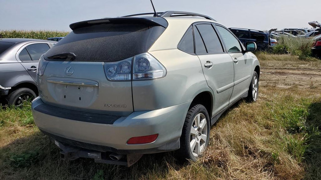 Parting out WRECKING: 2004 Lexus RX330 in Other Parts & Accessories - Image 4