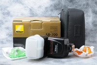 Nikon Speedlight SB-700 Flash (ID: A-382)