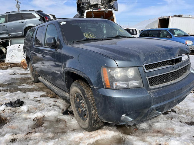 2010 Chevrolet Suburban 1500 5.3L 4WD for Parting Out in Auto Body Parts in Saskatchewan
