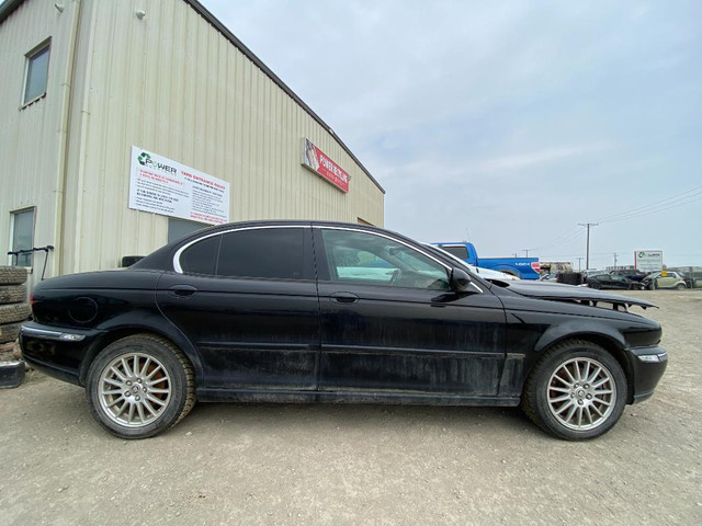 2008 JAGUAR X-TYPE: ONLY FOR PARTS in Auto Body Parts - Image 2