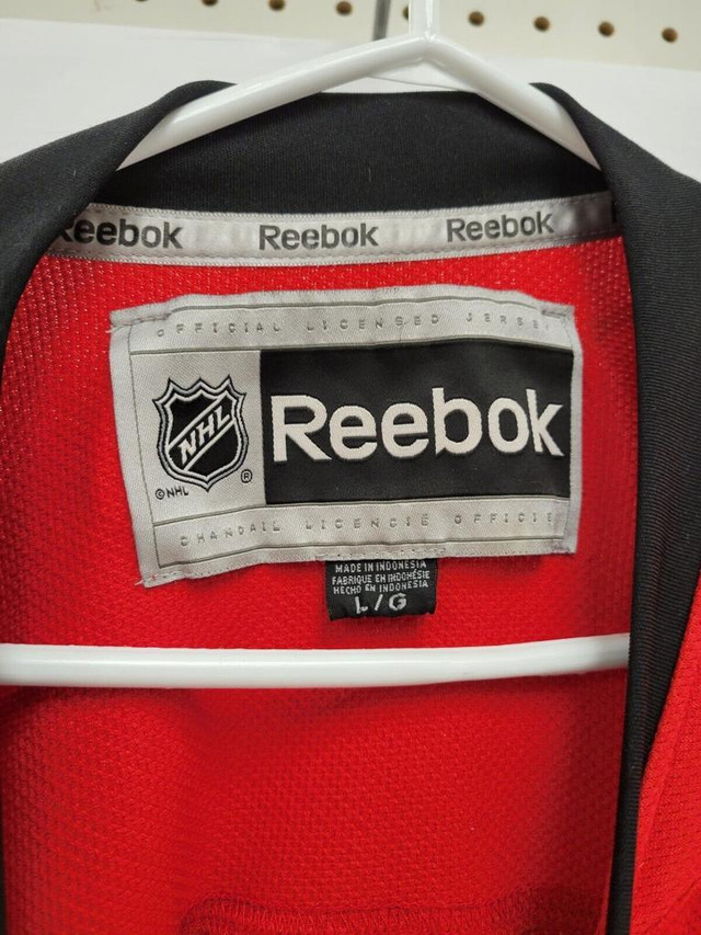 (39910-2) Reebok Calgary Flames Jersey - Size Large in Hockey in Alberta - Image 2