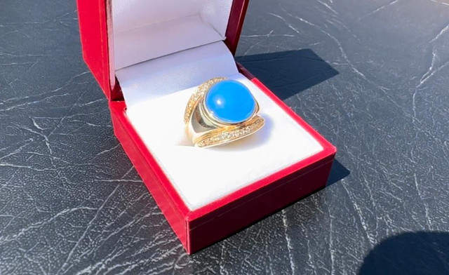 #314 - 14k Yellow Gold, Blue Jadeite &amp; Diamond Ring. Size 6. in Jewellery & Watches - Image 2
